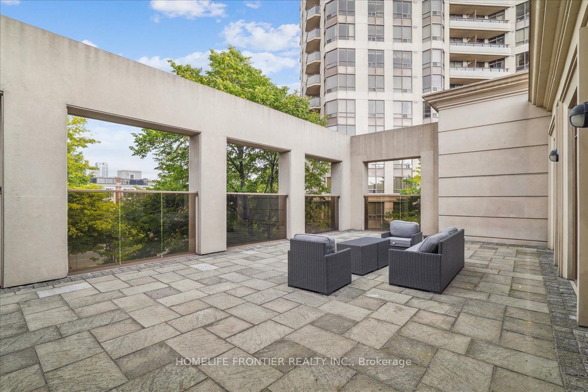 80 Harrison Garden Blvd, unit TPH19 for sale - image #20