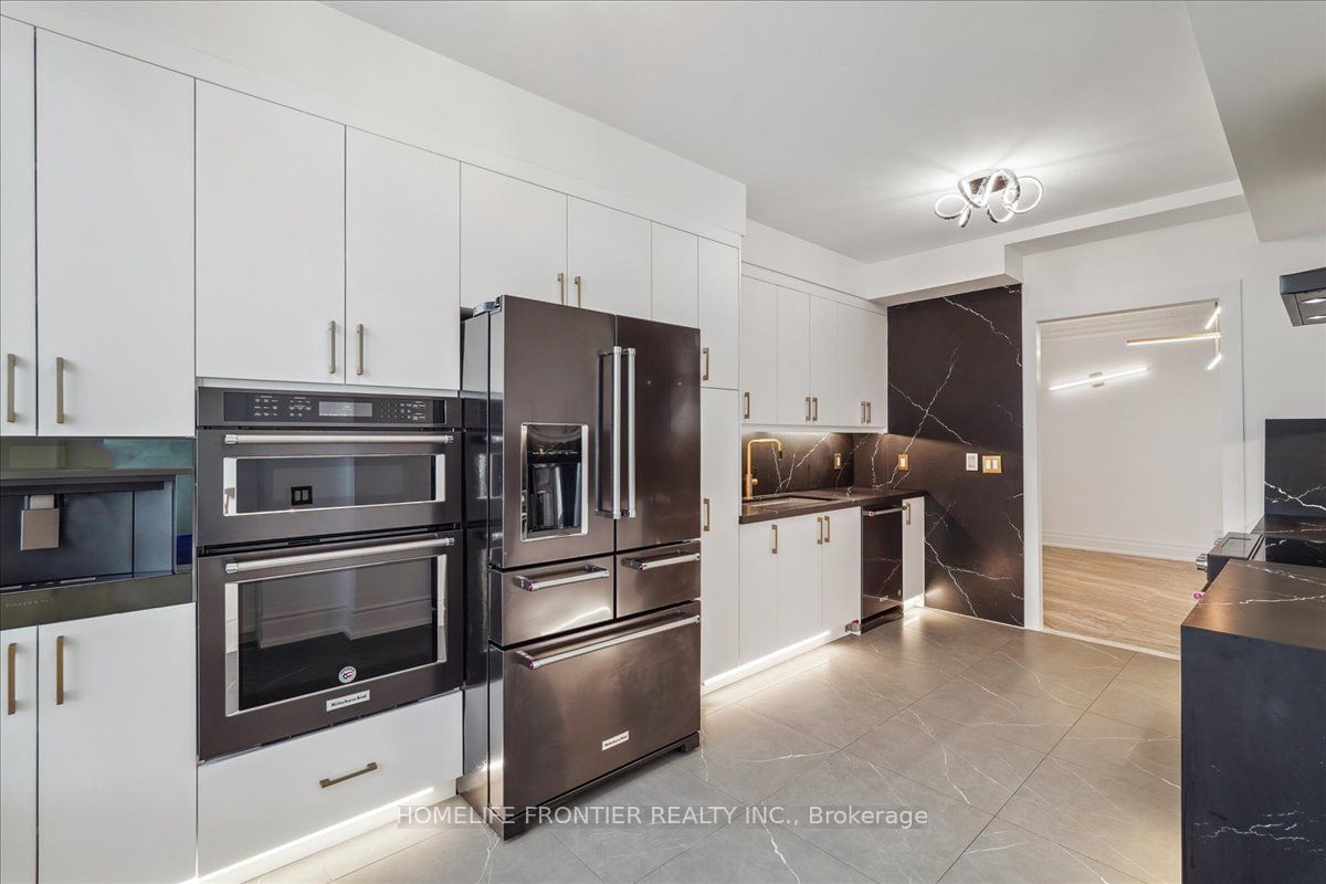 80 Harrison Garden Blvd, unit TPH19 for sale - image #8