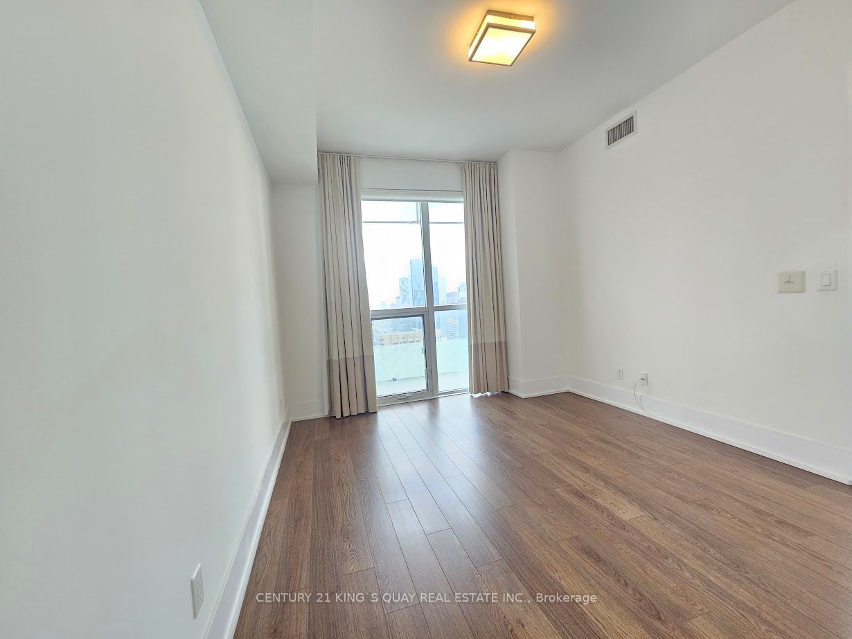 300 Front St W, unit 3611 for rent