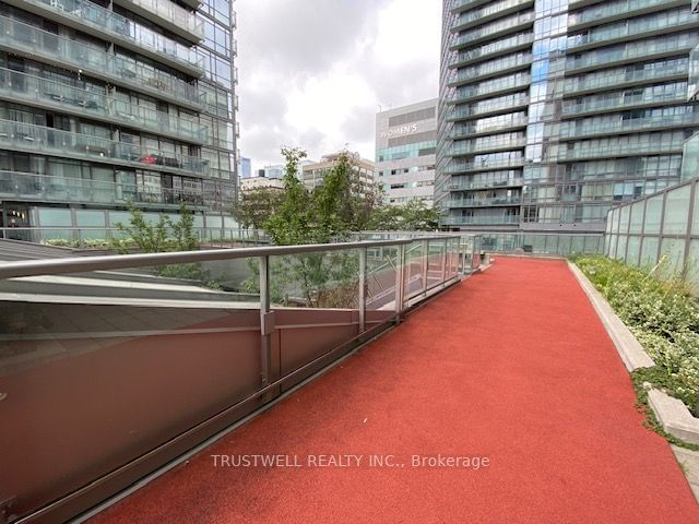 37 Grosvenor St, unit 1503 for rent - image #10