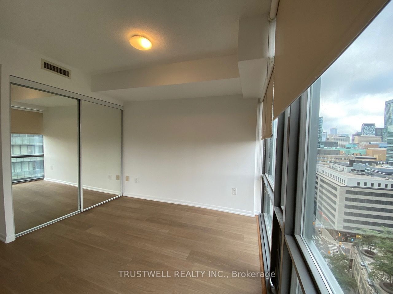 37 Grosvenor St, unit 1503 for rent - image #16