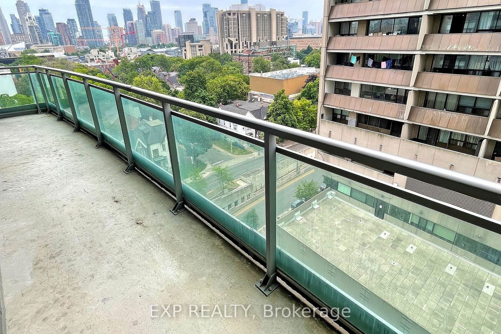 736 Spadina Ave, unit 1111 for rent - image #29