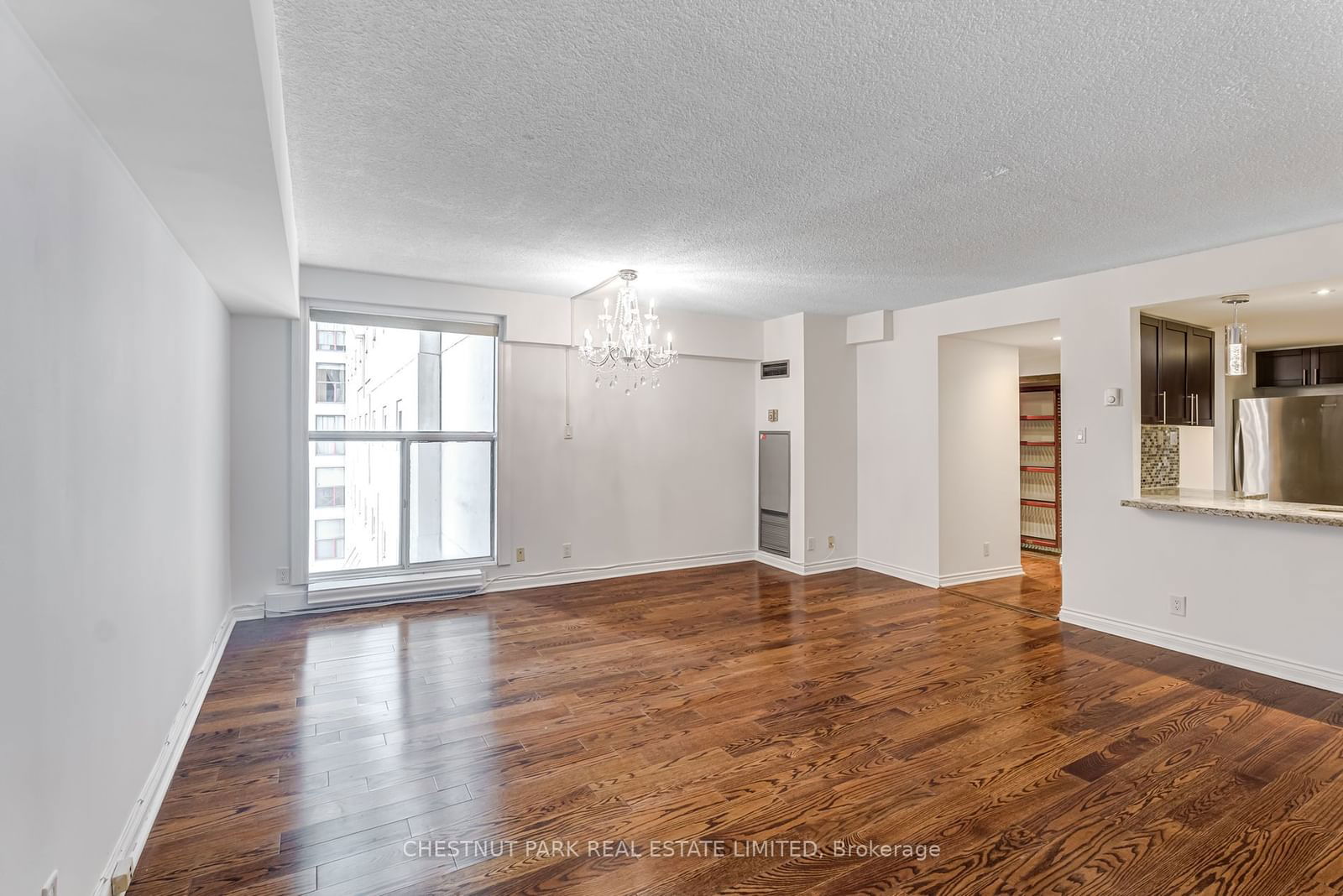 99 Harbour Sq, unit 501 for rent - image #3