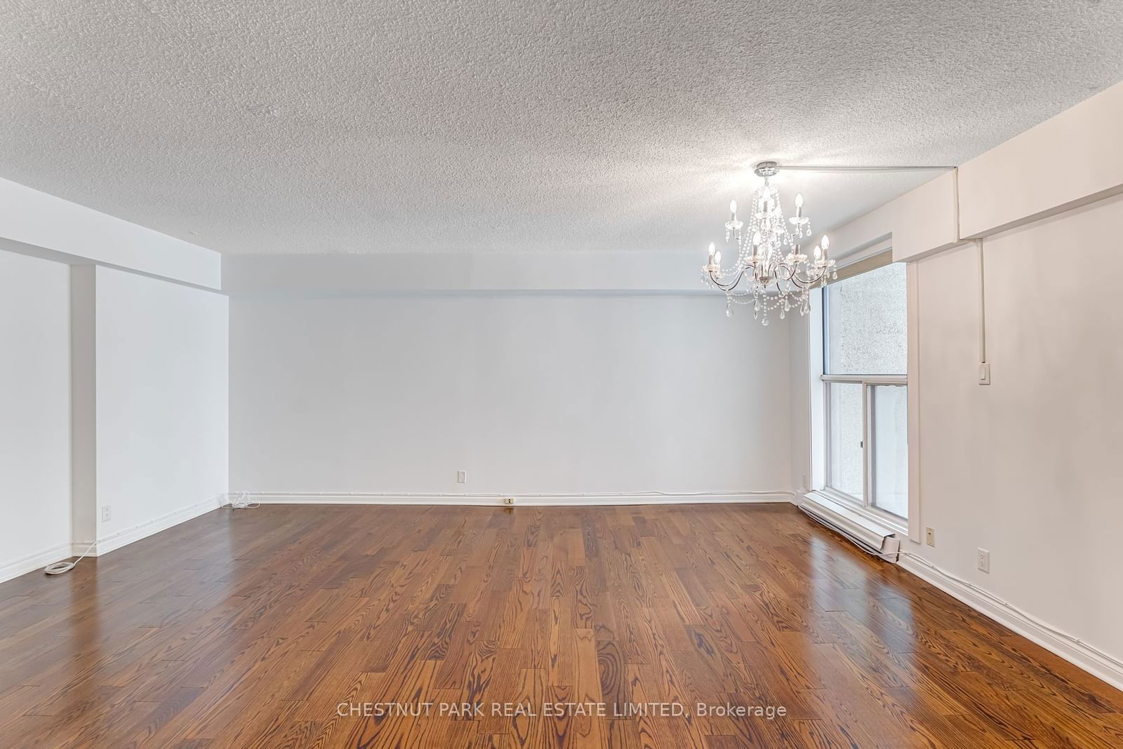 99 Harbour Sq, unit 501 for rent - image #4