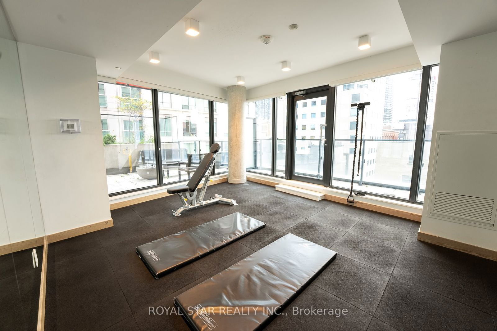 215 Queen St W, unit 601 for rent - image #10