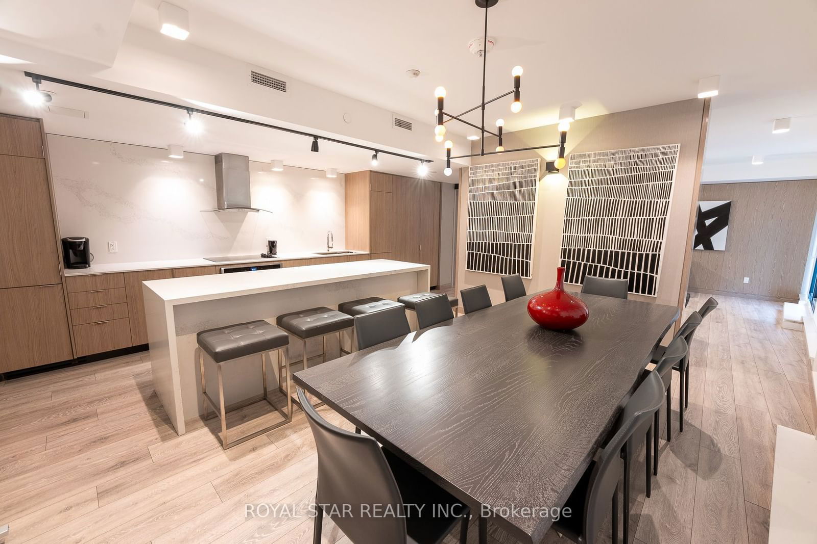 215 Queen St W, unit 601 for rent - image #17