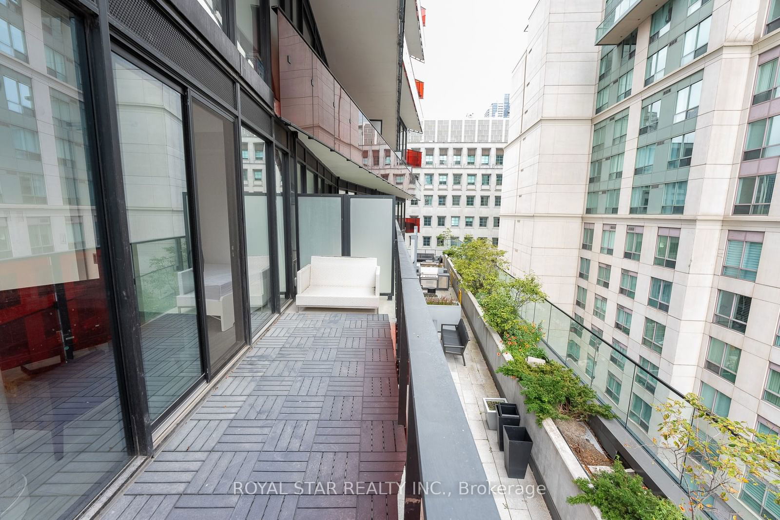 215 Queen St W, unit 601 for rent - image #31