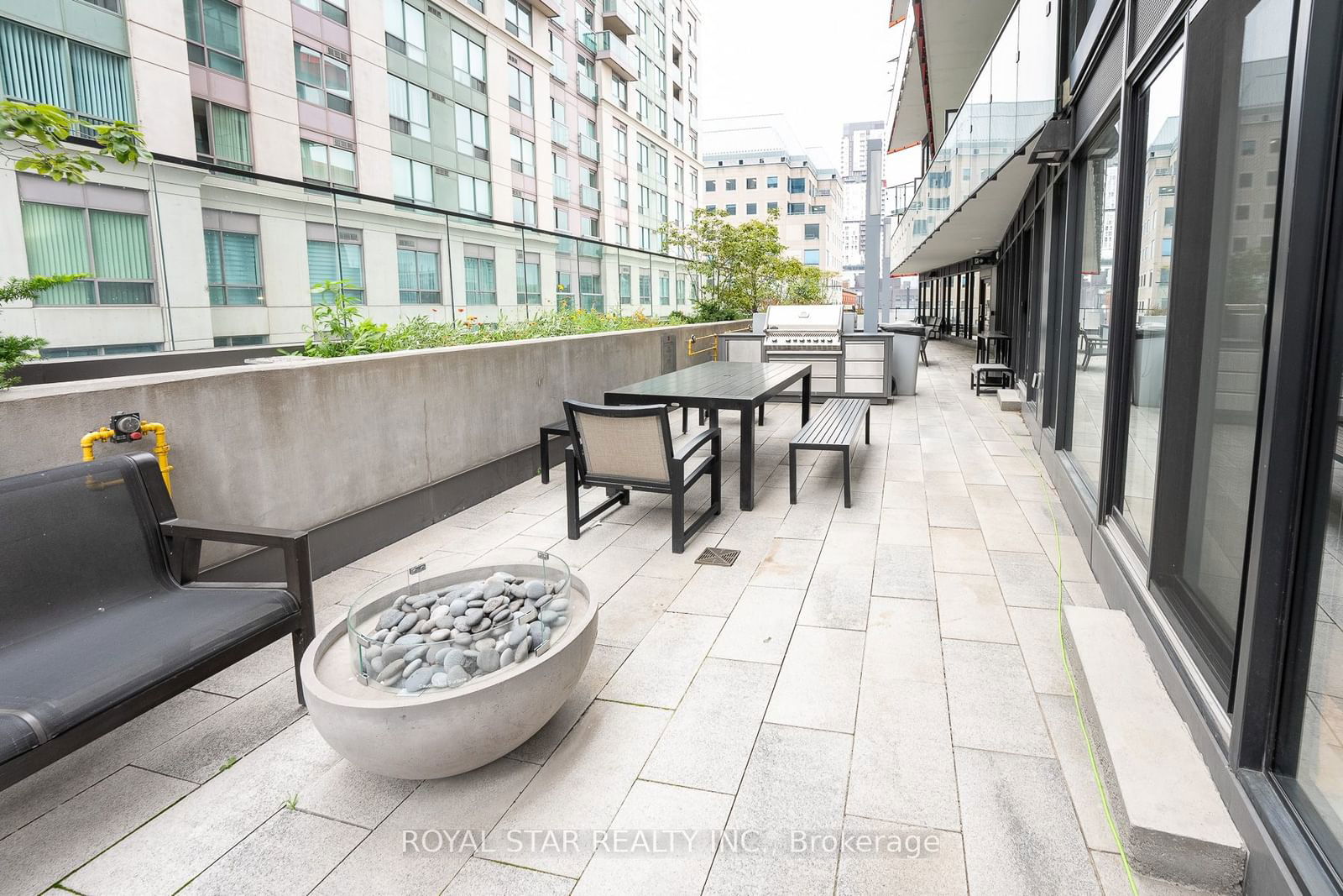 215 Queen St W, unit 601 for rent - image #8