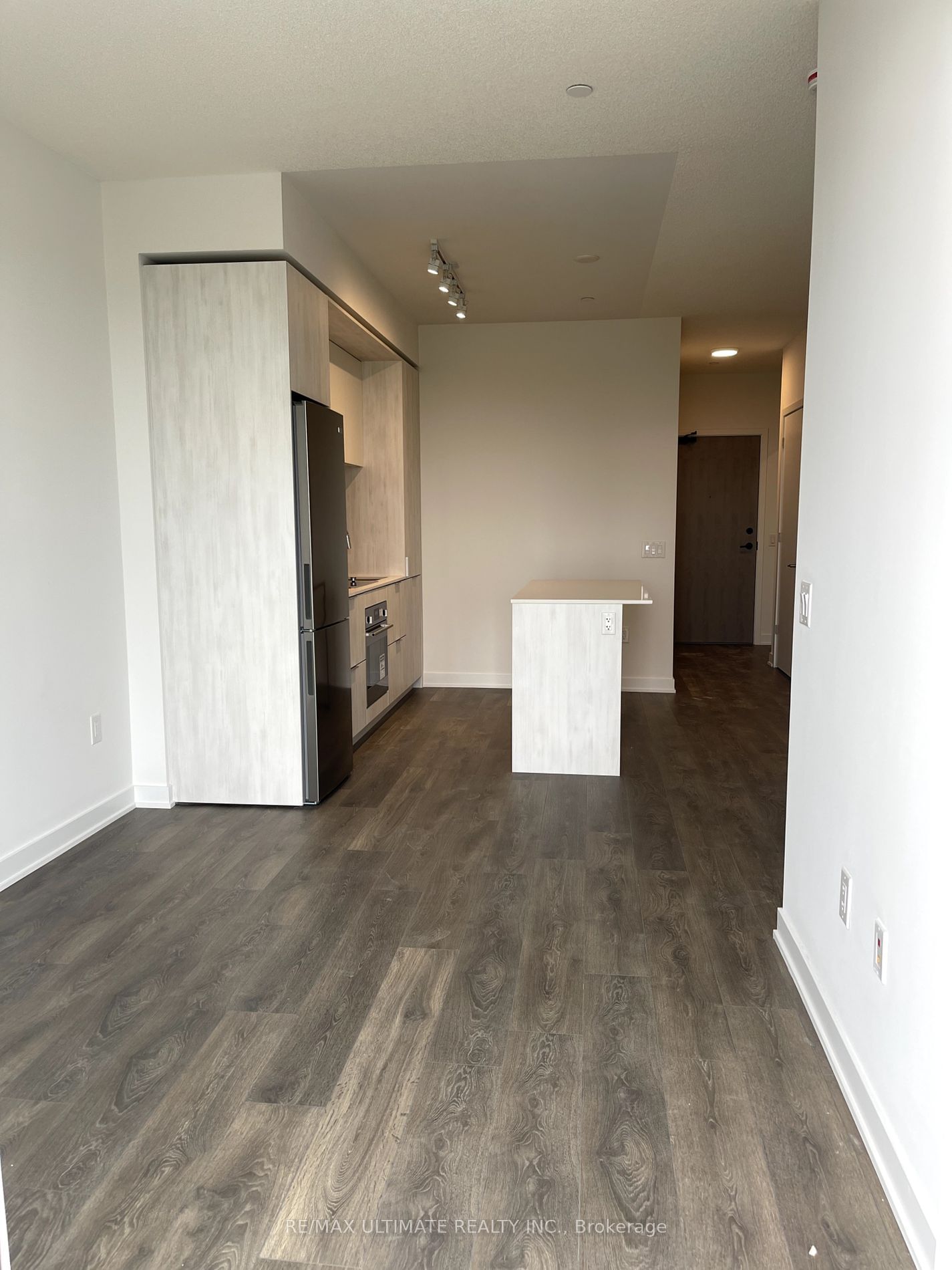 130 River St, unit 2401 for rent - image #6