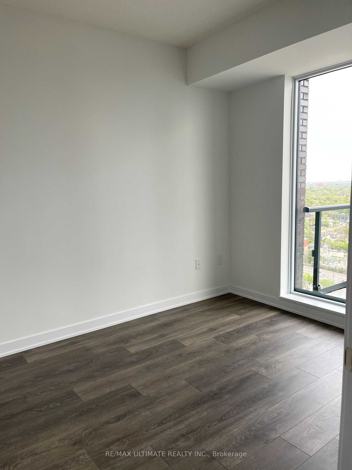 130 River St, unit 2401 for rent - image #8