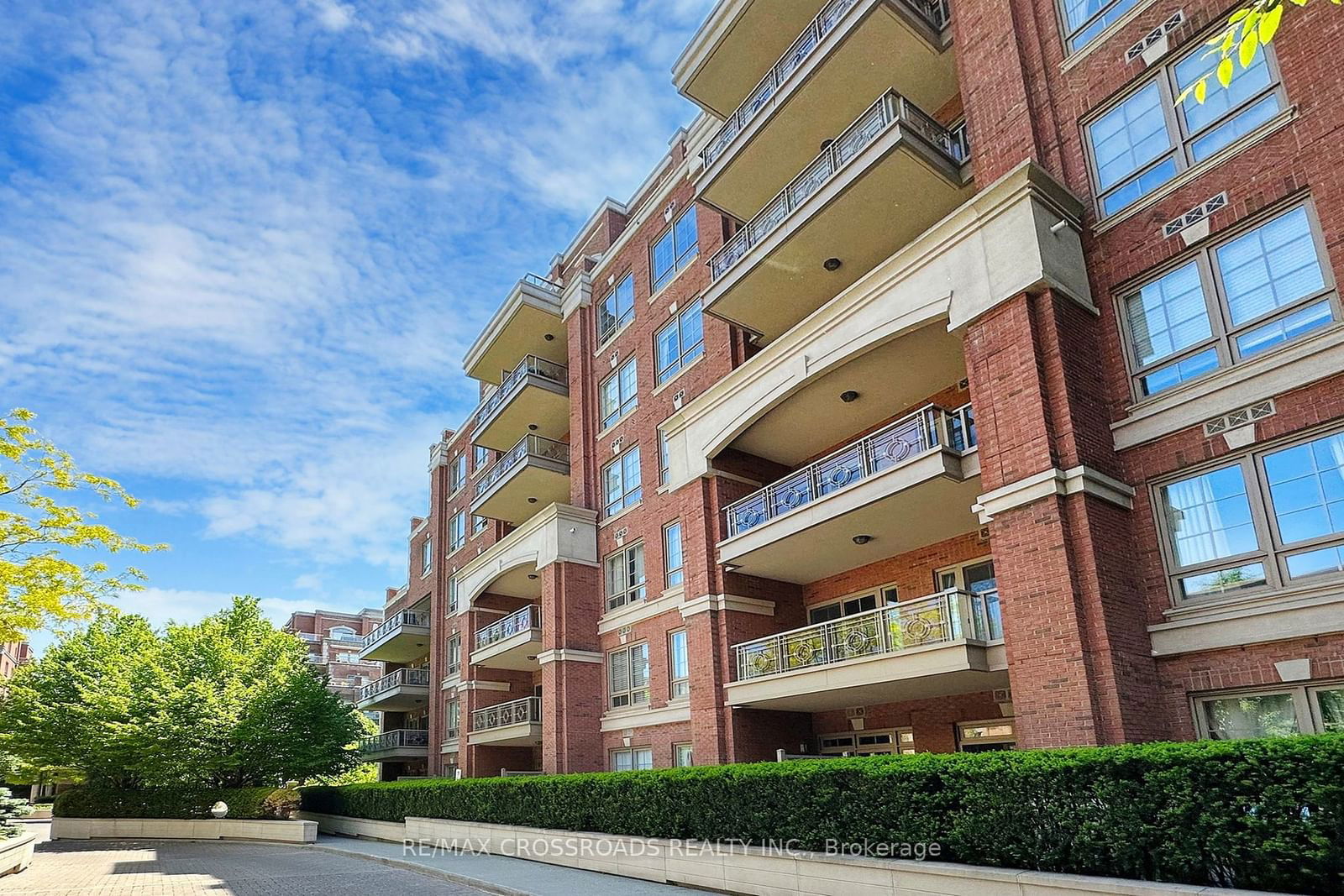 20 Burkebrook Pl, unit 223 for sale - image #2