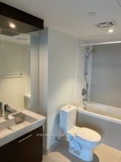 386 Yonge St, unit 3716 for rent