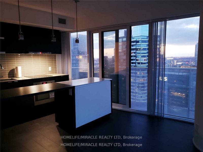 88 Harbour St, unit 5204 for rent