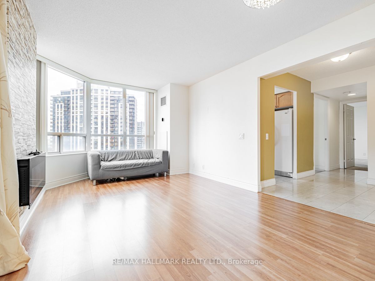 80 Harrison Garden Blvd, unit 927 for rent - image #7