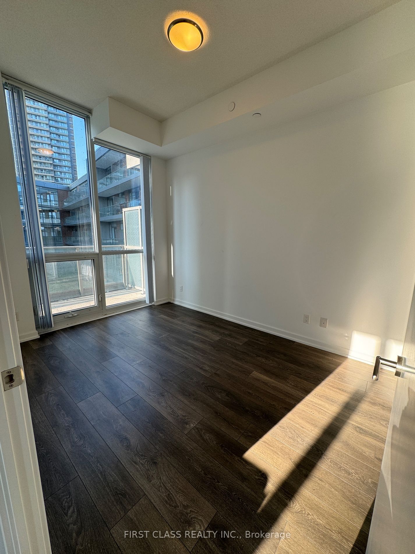 32 Forest Manor Rd, unit 302 for rent - image #5