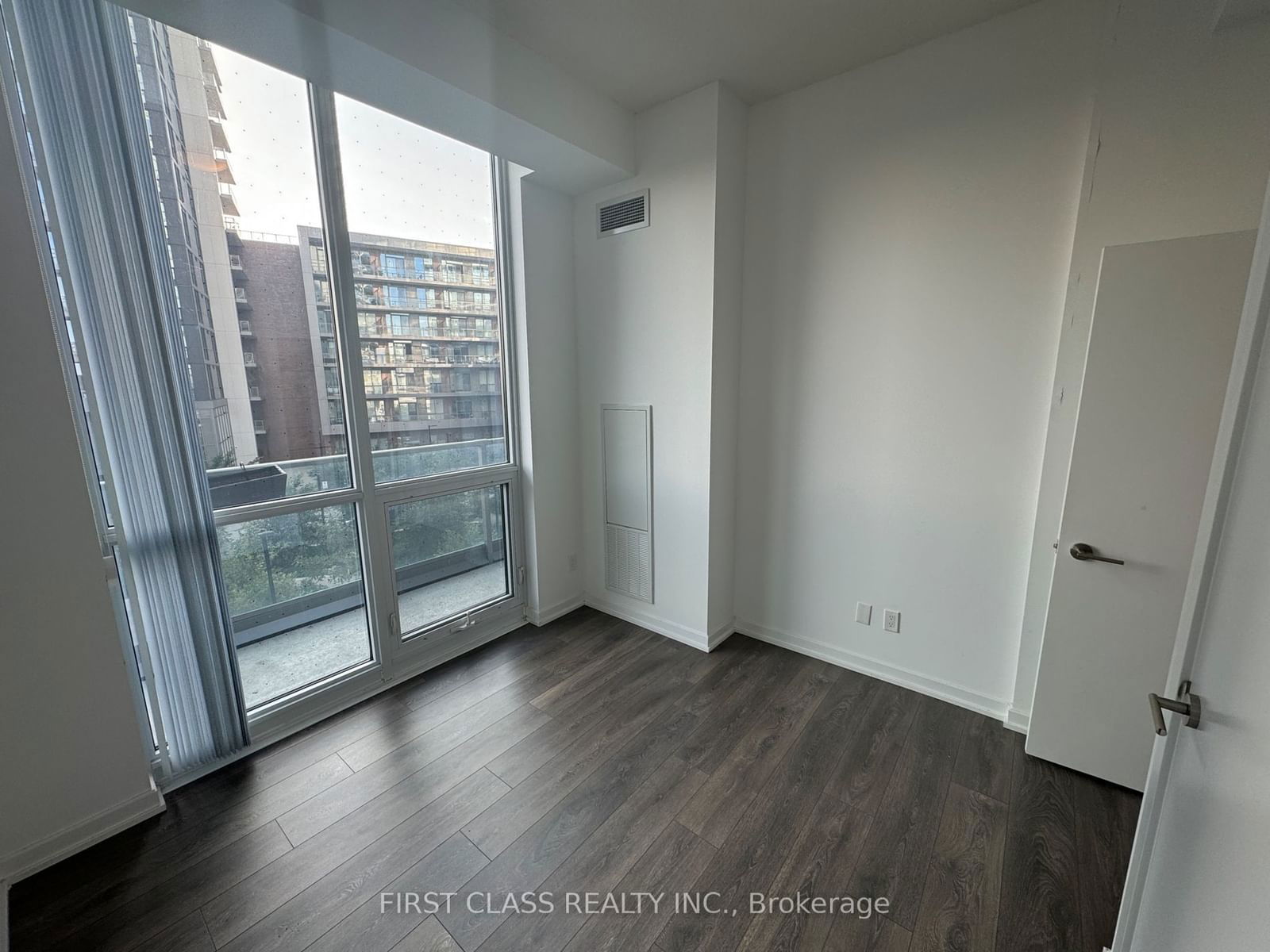 32 Forest Manor Rd, unit 302 for rent - image #7