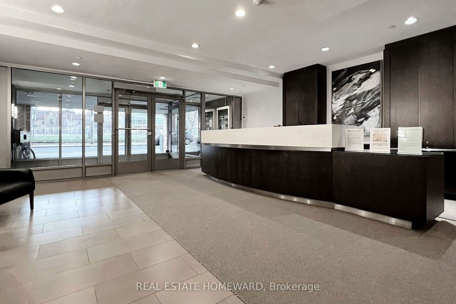 15 Maitland Pl, unit 1006 for sale - image #4