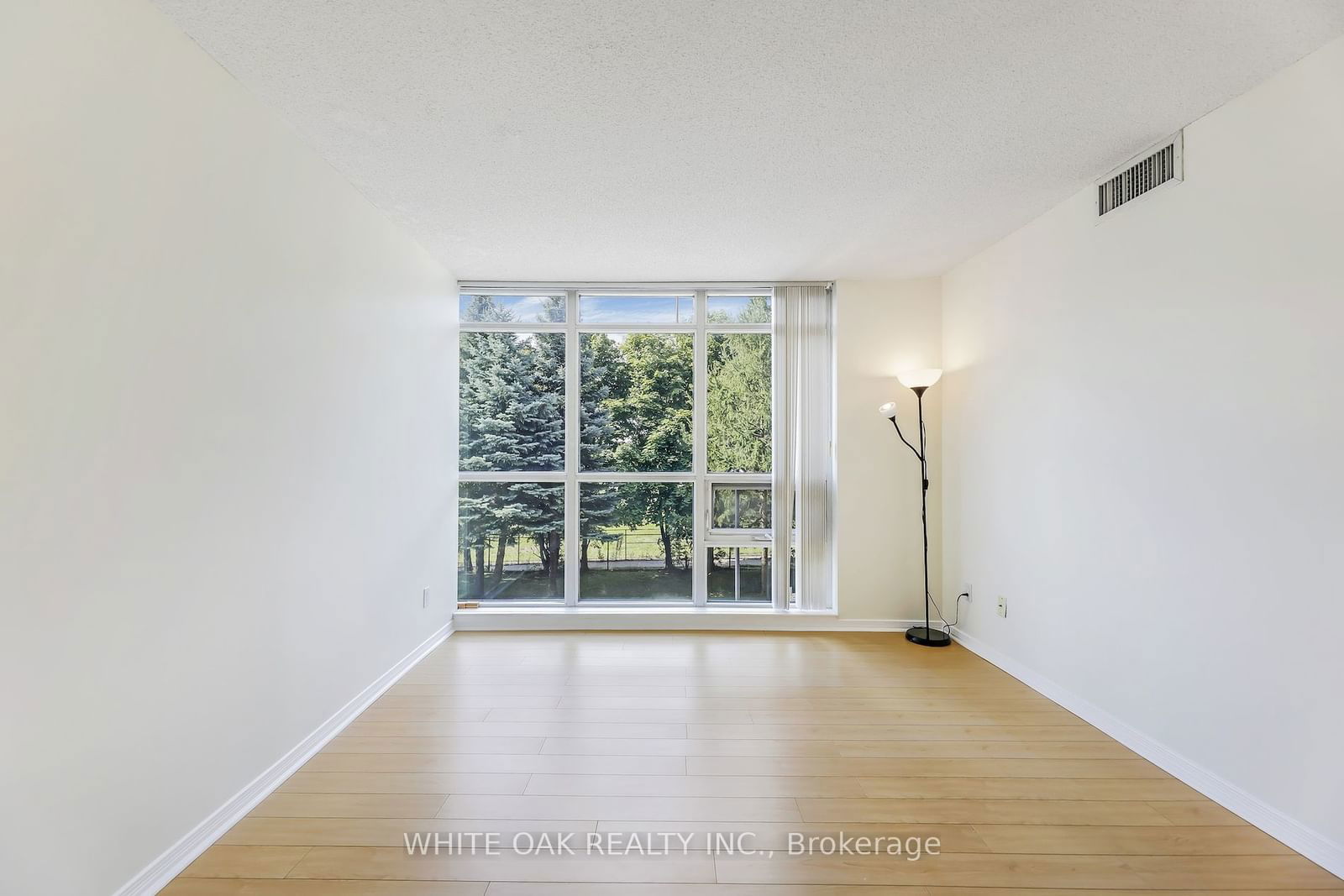 30 Harrison Garden Blvd, unit 206 for sale - image #10