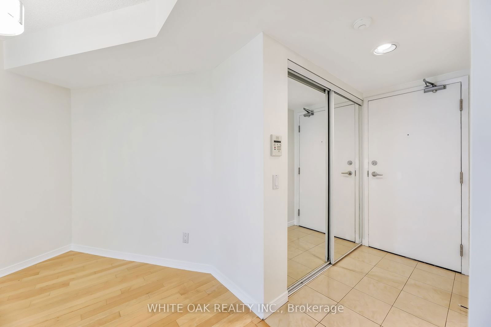 30 Harrison Garden Blvd, unit 206 for sale - image #5