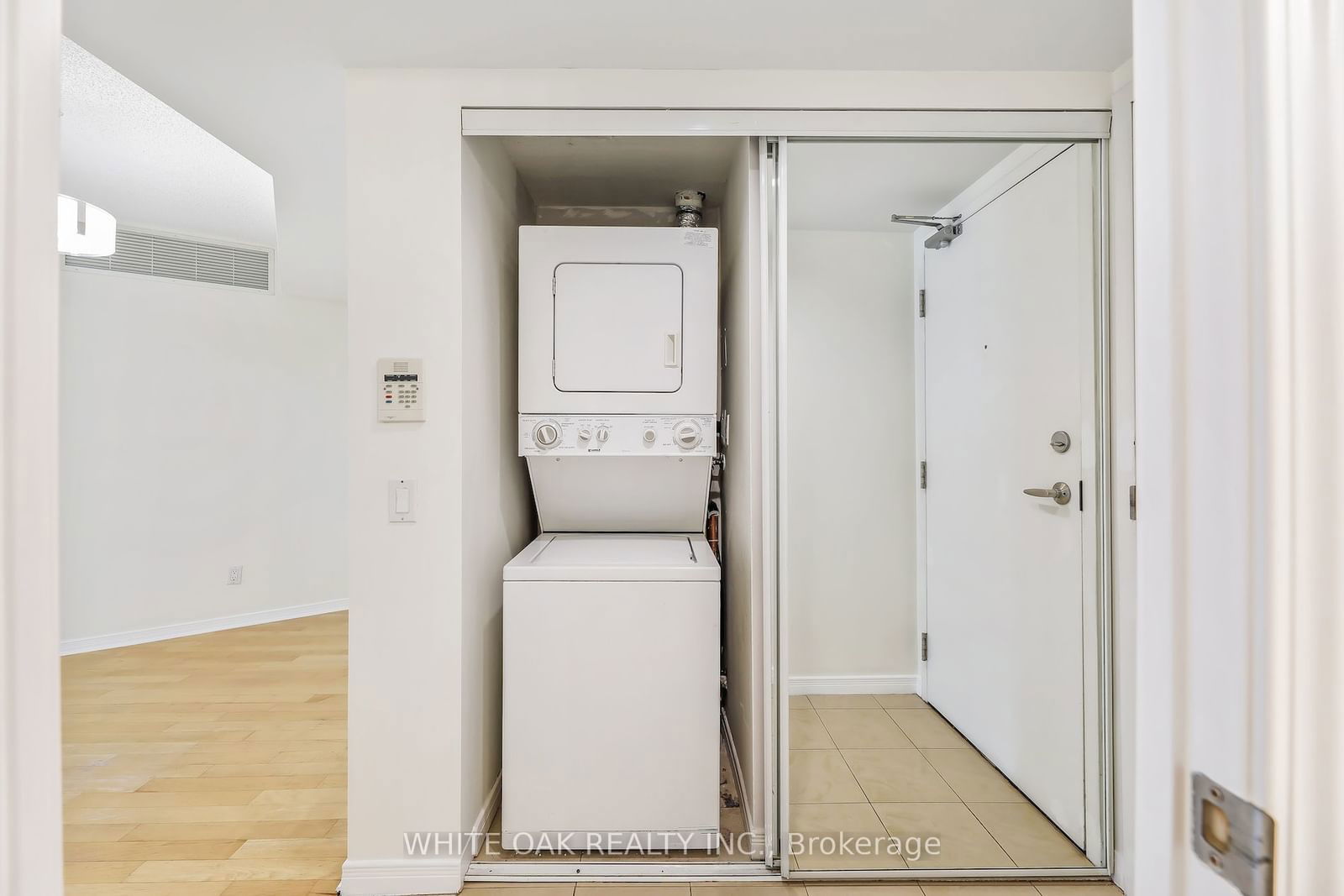 30 Harrison Garden Blvd, unit 206 for sale - image #6