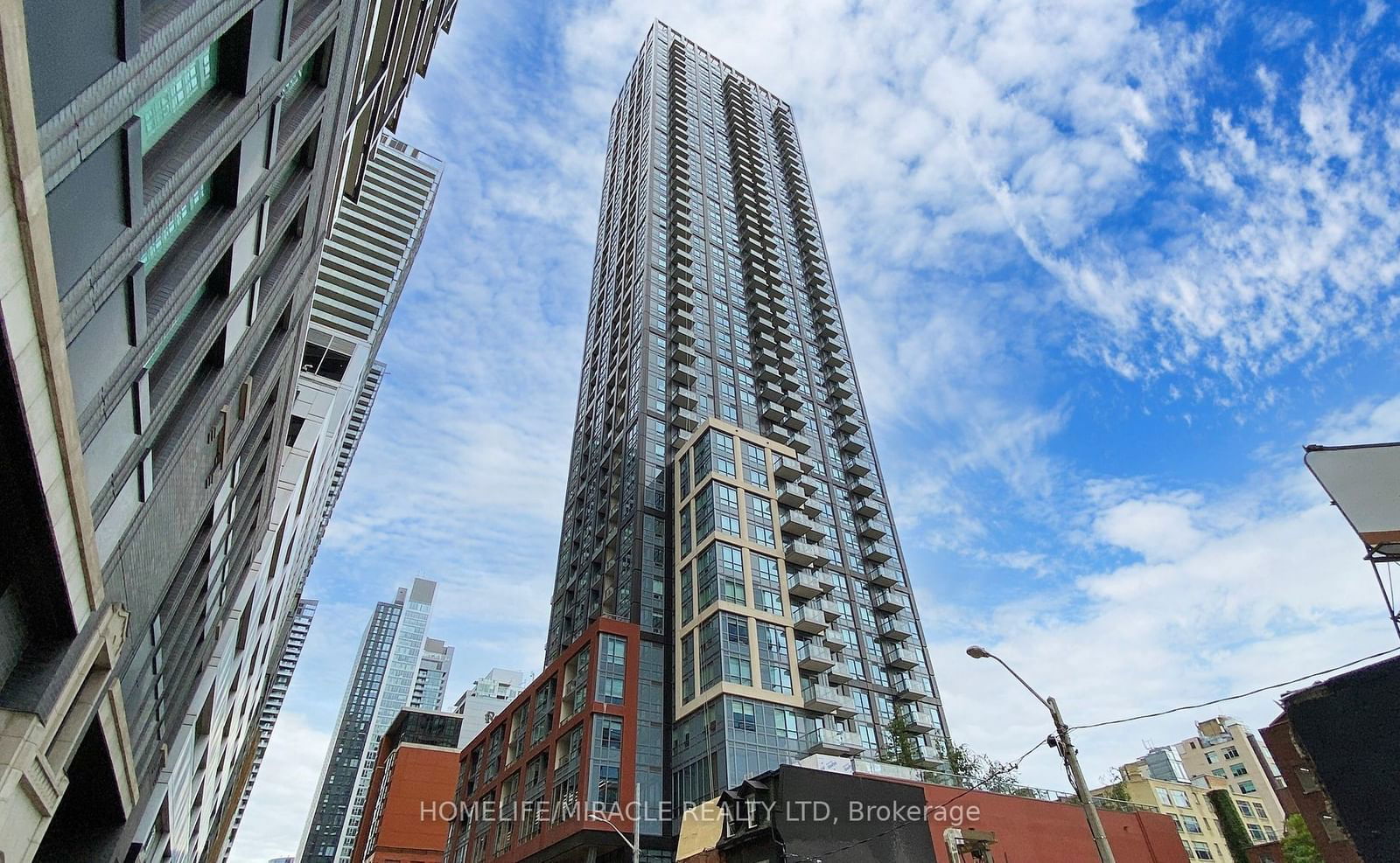 108 Peter St, unit 2712 for sale - image #2