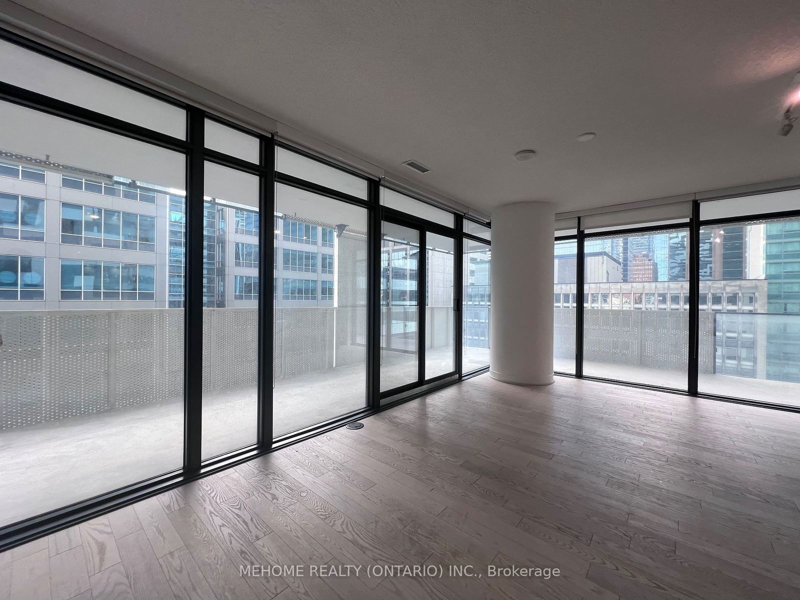 25 Richmond St E, unit 1005 for rent