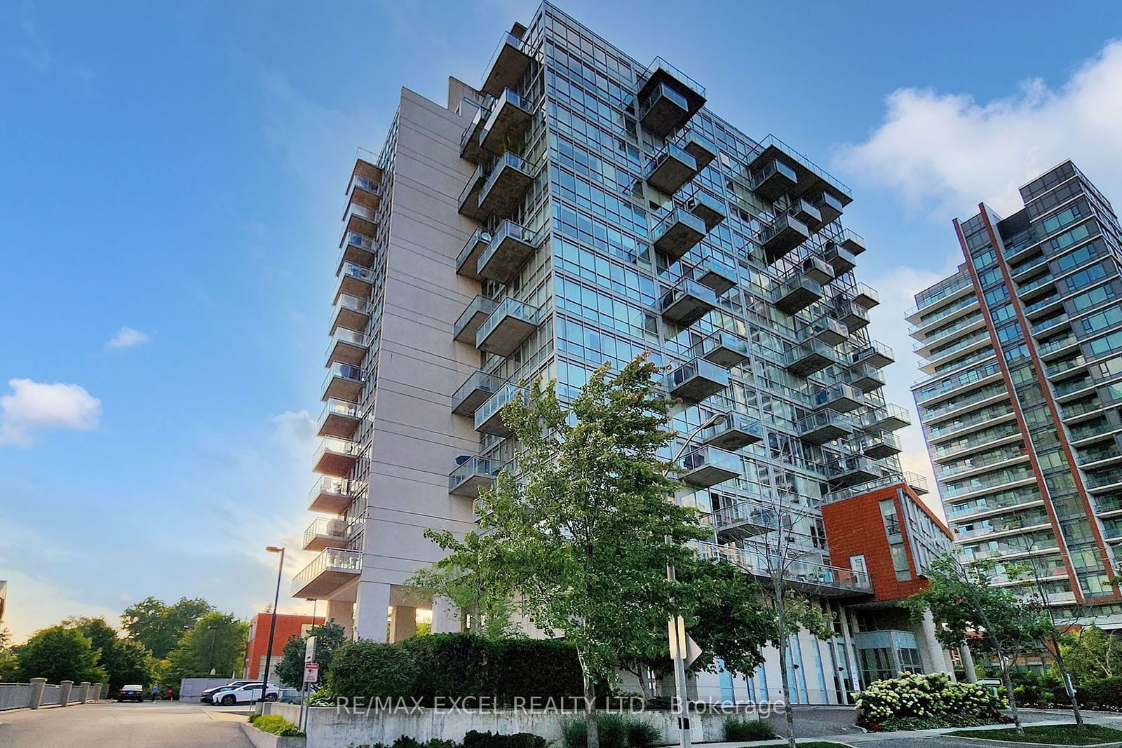 30 Canterbury Pl, unit 502 for rent - image #1