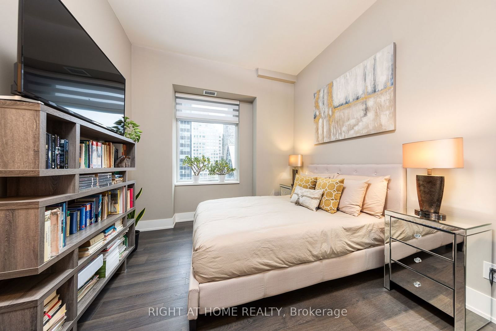 111 St Clair Ave W, unit 421 for sale - image #19