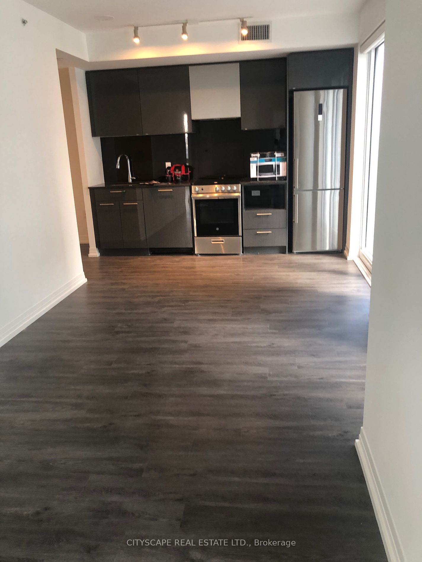 251 Jarvis St, unit 1820 for rent