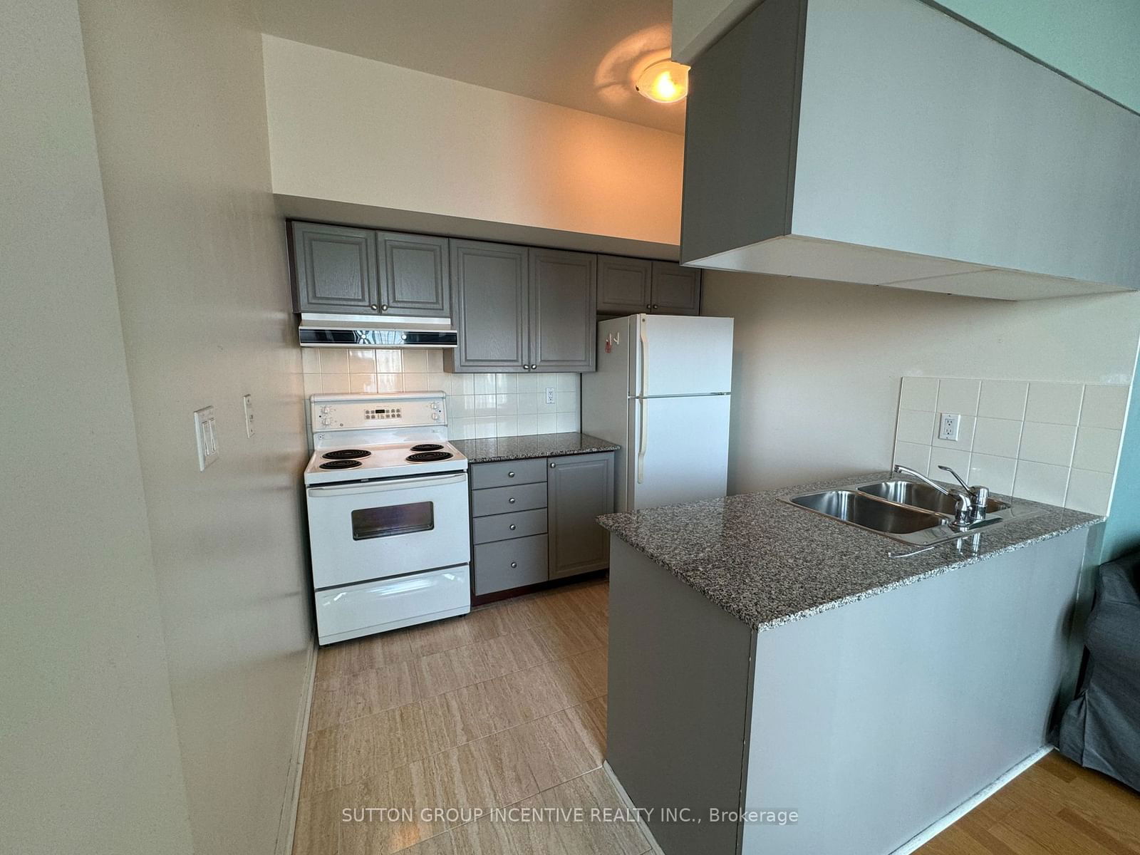 230 Queens Quay West Quay, unit 1123 for rent - image #8