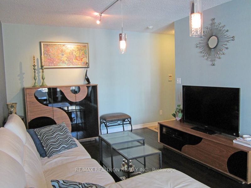 18 Spring Garden Ave, unit 1802 for rent - image #5