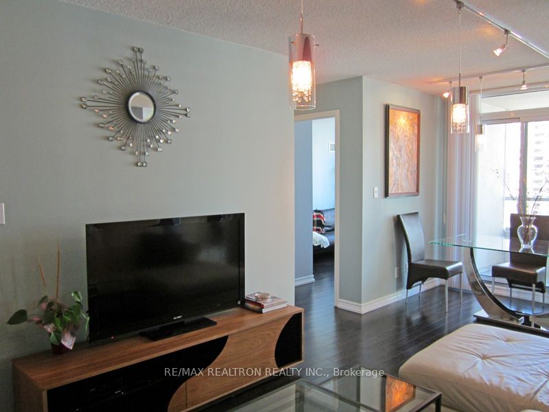 18 Spring Garden Ave, unit 1802 for rent - image #6