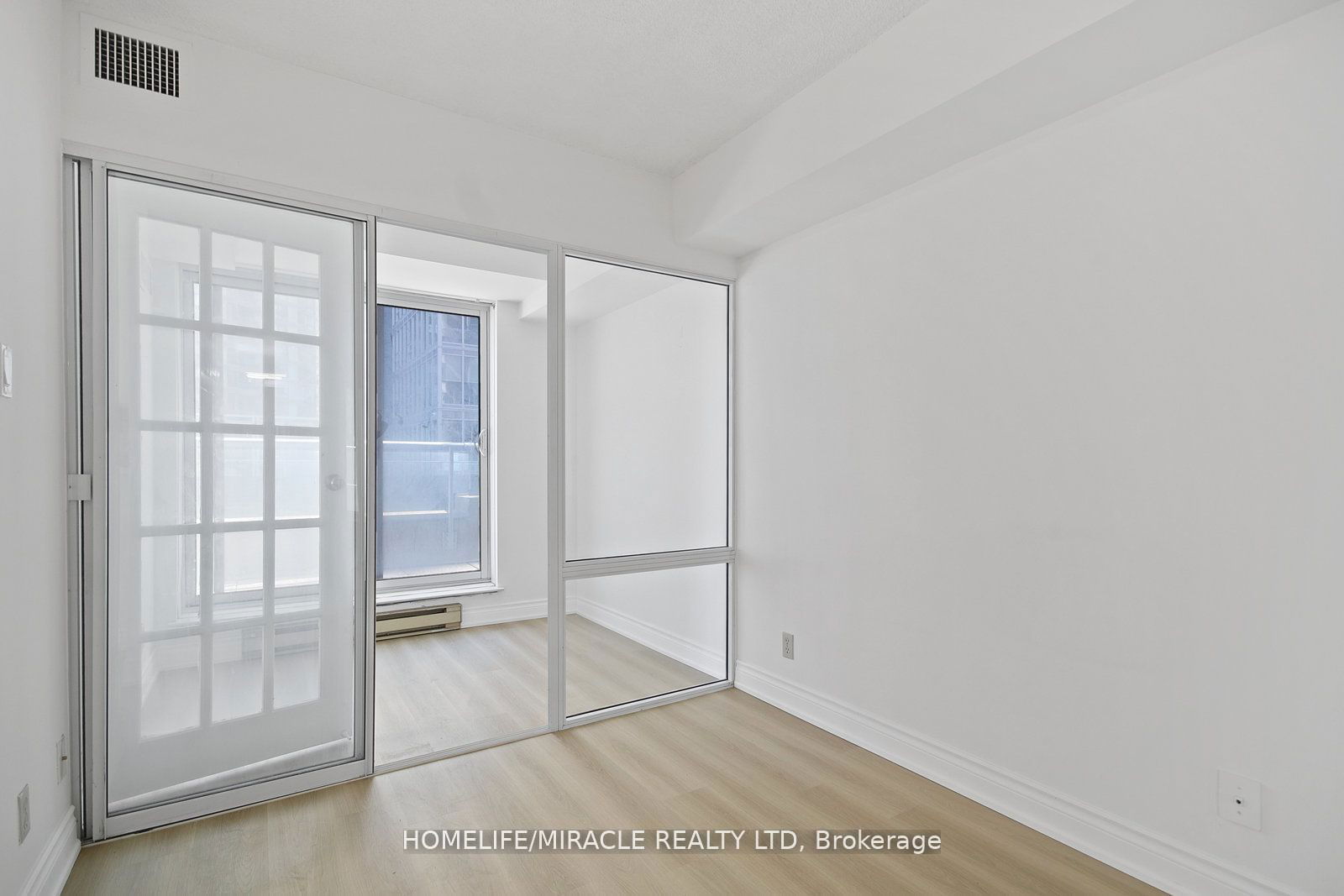 44 Gerrard St, unit 609 for sale - image #17