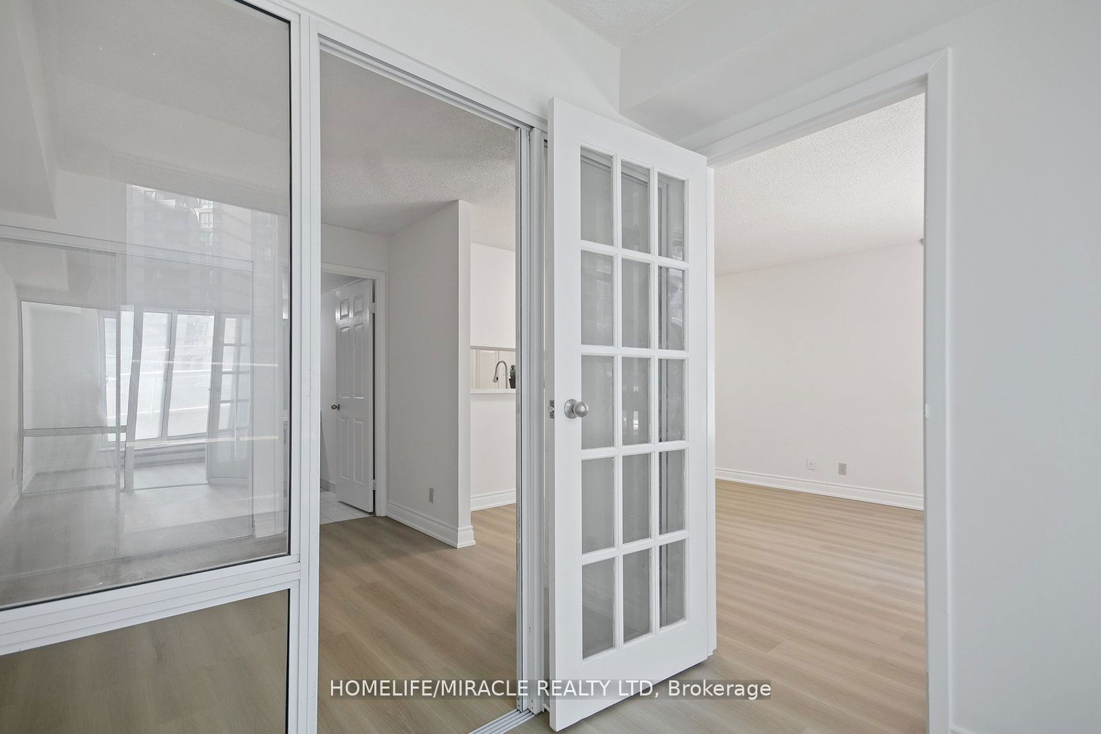 44 Gerrard St, unit 609 for sale - image #19