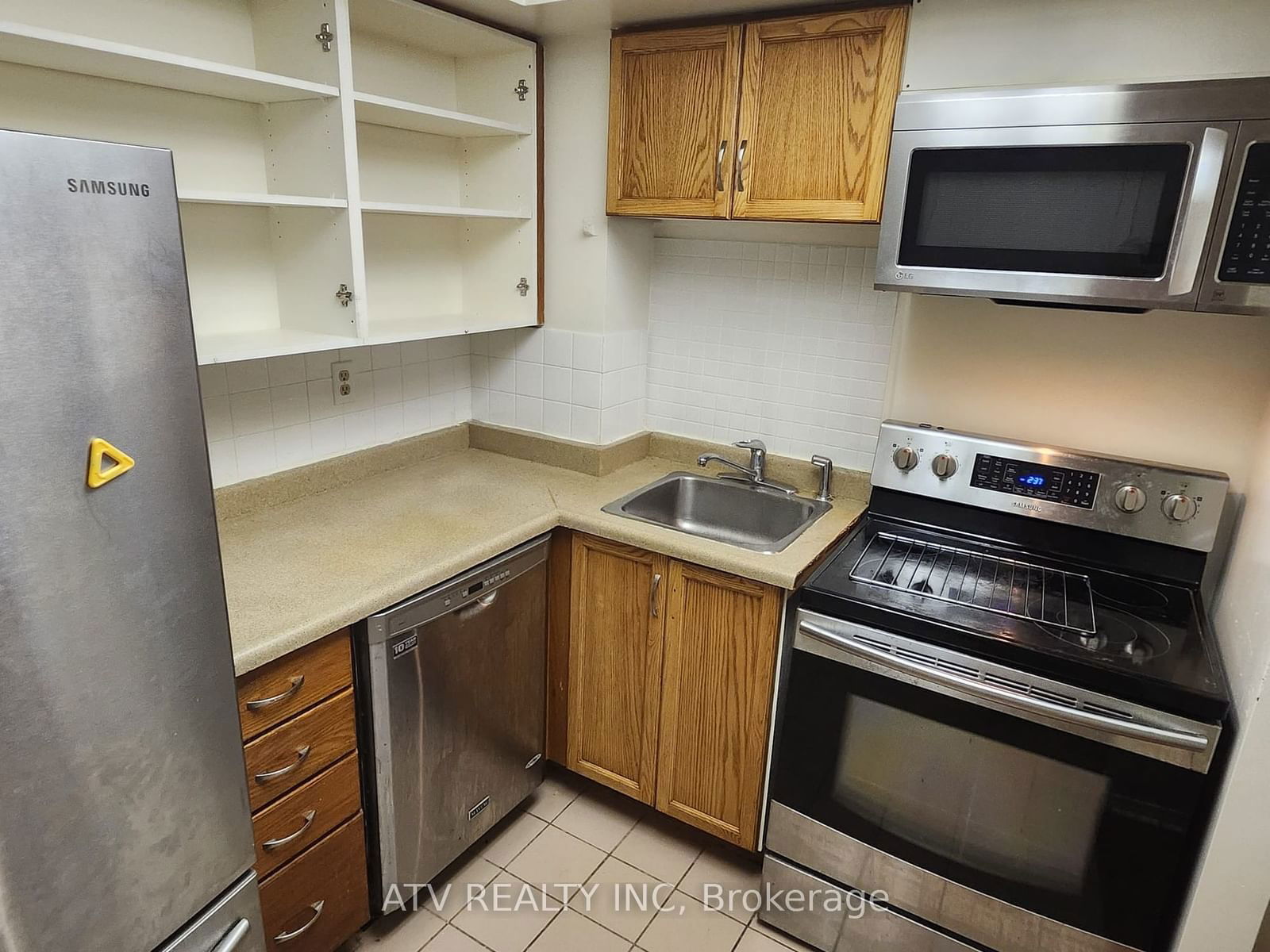 222 The Esplanade, unit 829 for rent - image #12