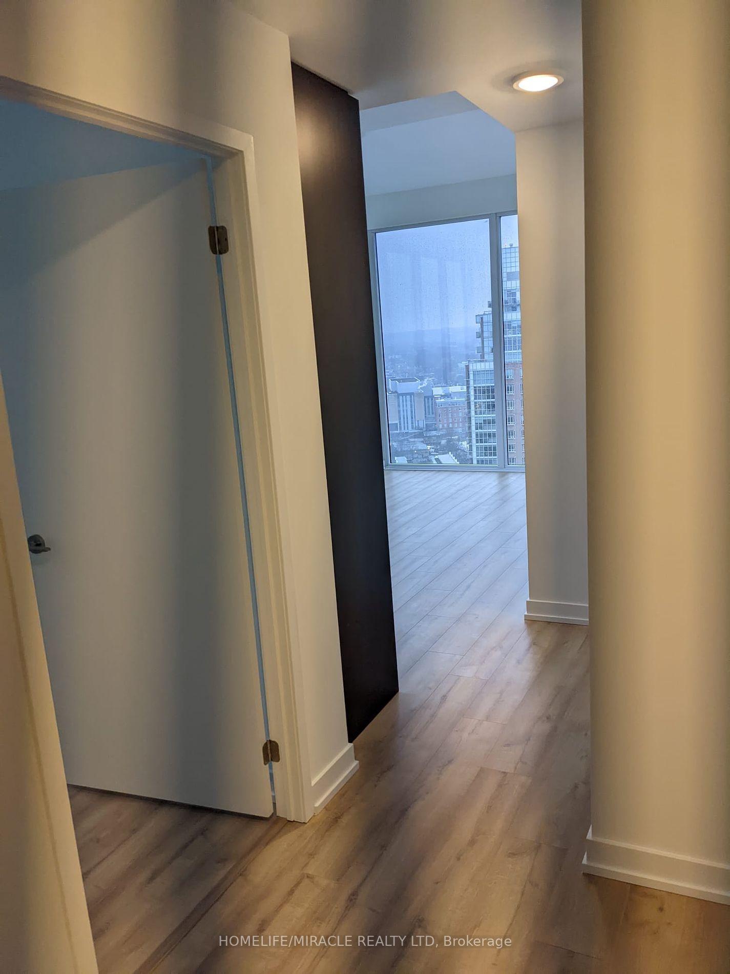 135 East Liberty St, unit 2405 for rent - image #4