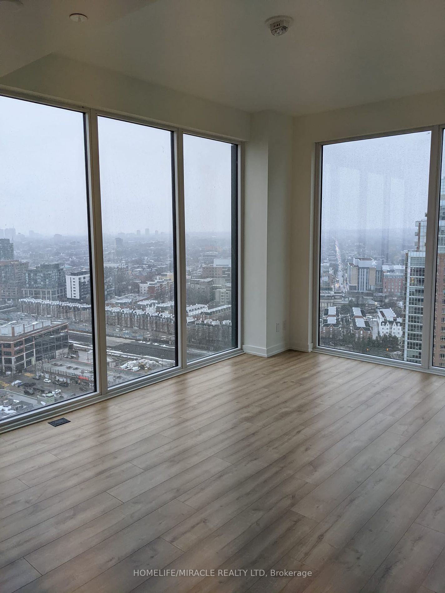 135 East Liberty St, unit 2405 for rent - image #5