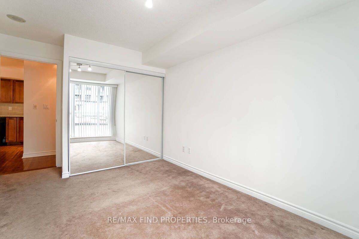 270 Wellington St W, unit 401 for sale - image #18