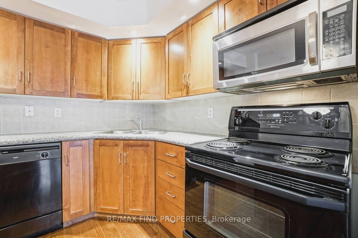 270 Wellington St W, unit 401 for sale - image #9