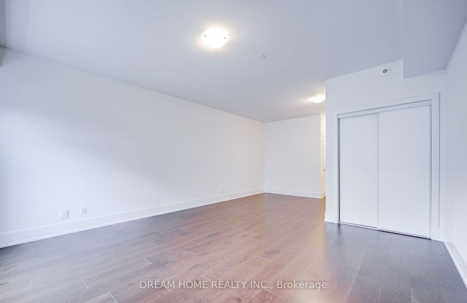 270 Davenport Rd, unit TH16 for rent - image #7