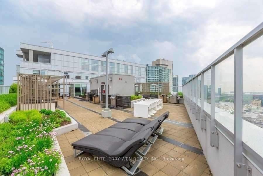 352 Front St W, unit 1821 for sale