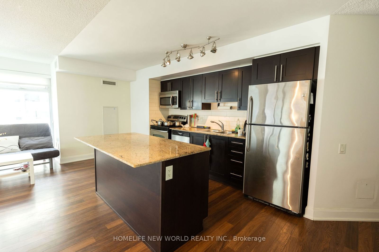 2191 Yonge St, unit 1011 for rent - image #5