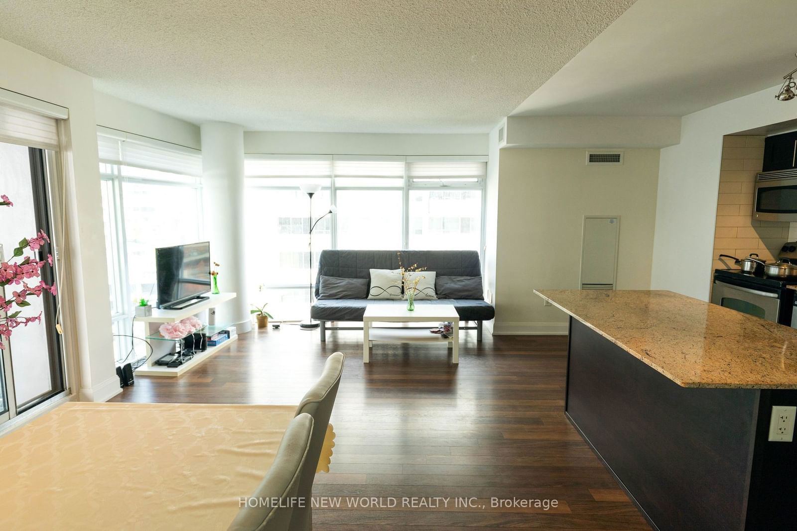 2191 Yonge St, unit 1011 for rent - image #6