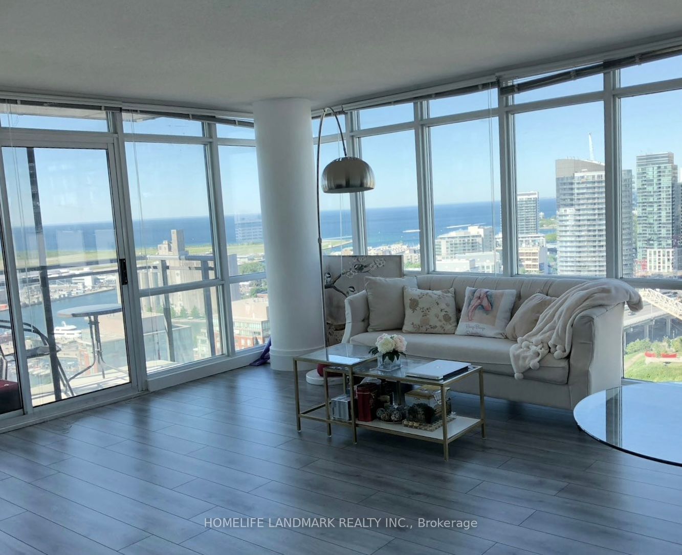 15 Fort York Blvd, unit 2912 for rent - image #3