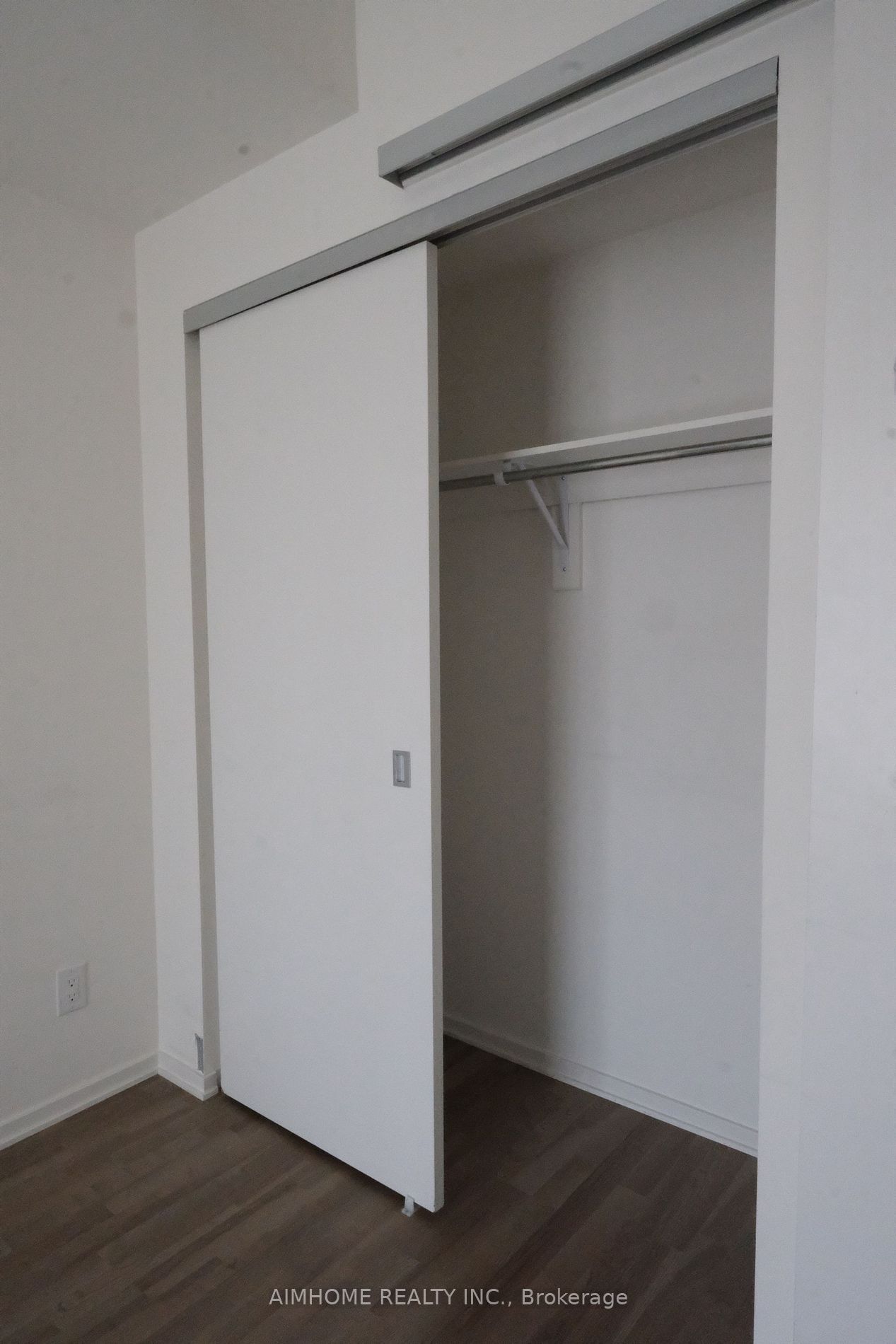 1 Bloor. St E, unit 1004 for rent - image #5