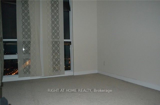 33 Bay St, unit 4607 for rent