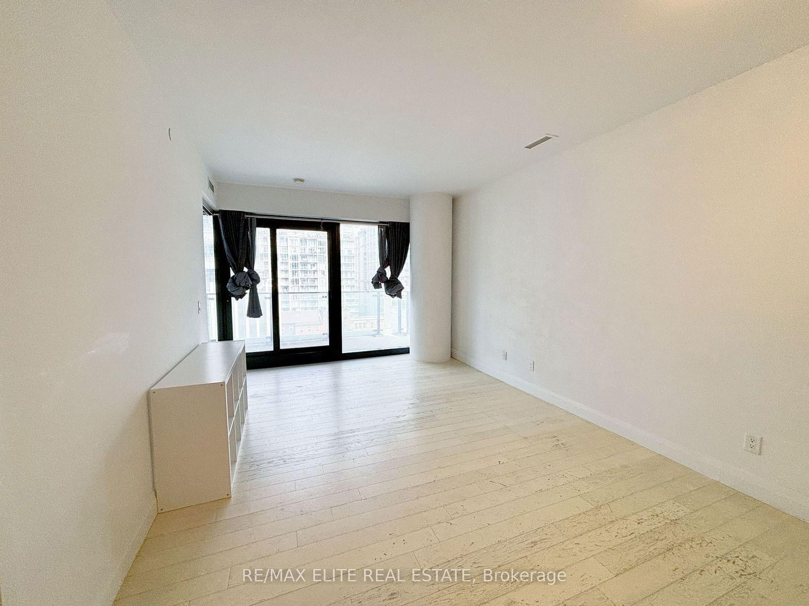 224 King St, unit 703 for rent - image #3