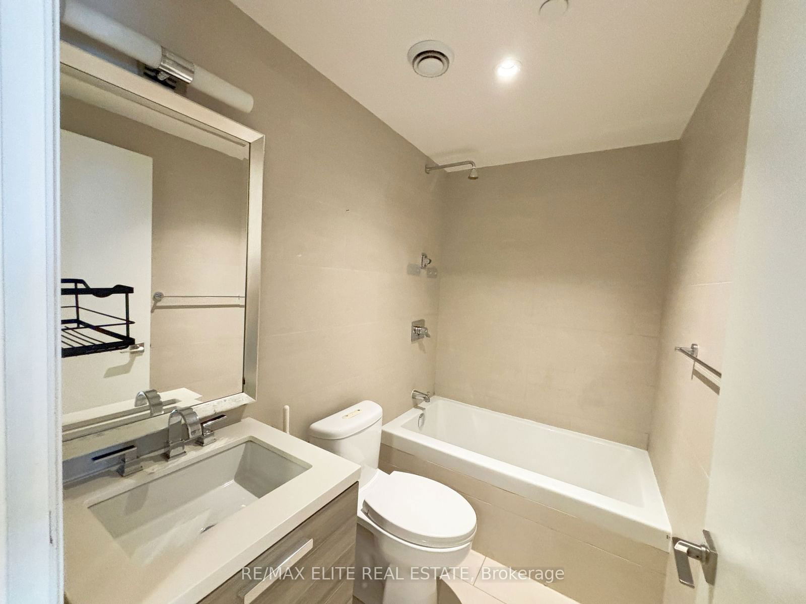 224 King St, unit 703 for rent - image #8