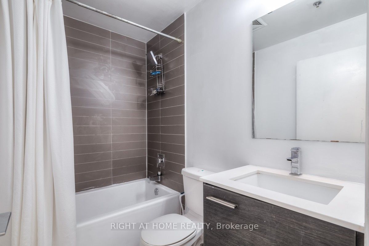 90 Trinity St, unit 408 for rent - image #16