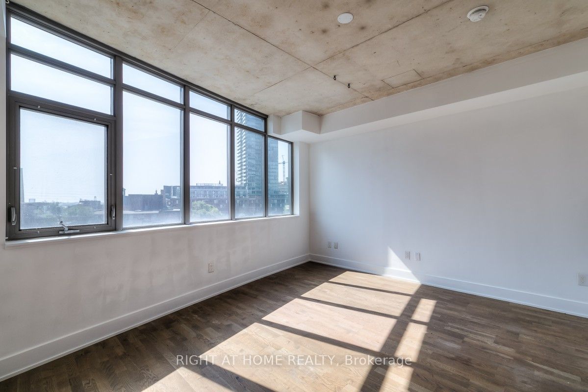 90 Trinity St, unit 408 for rent - image #6